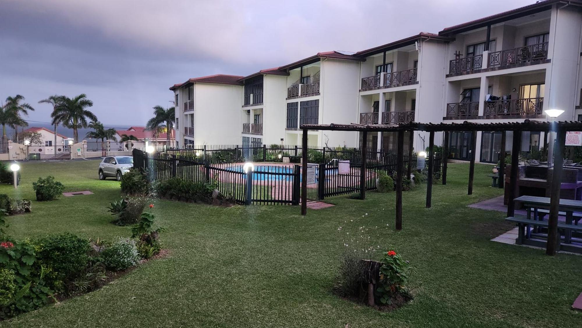 Topanga 17 Uvongo Beach Exterior foto
